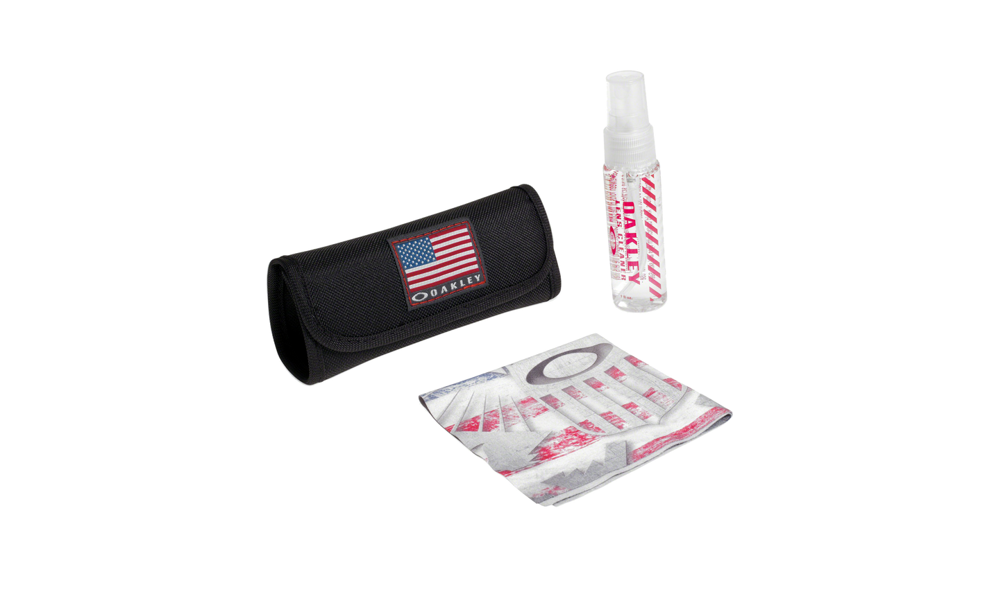 Oakley CLEANING KIT OO0001CK Clip-On 000007-USA Flag 0-- - Color Map Multicolor