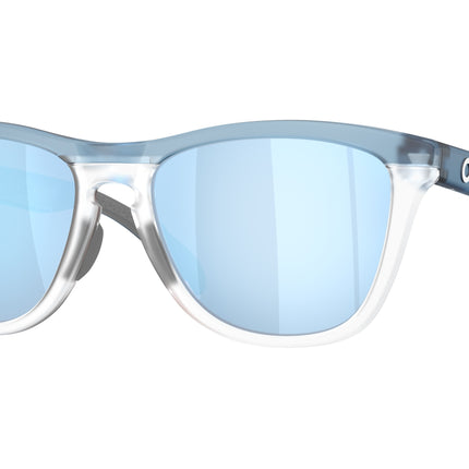 Oakley FROGSKINS RANGE XL OO9503 Round Sunglasses  950303-Transparent Stonewash/Clear 58-143-17 - Color Map Blue